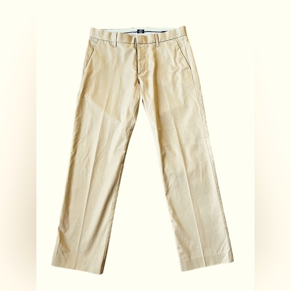 Gap Khakis Tailored Fit Straight Leg - Picture 2 of 7
